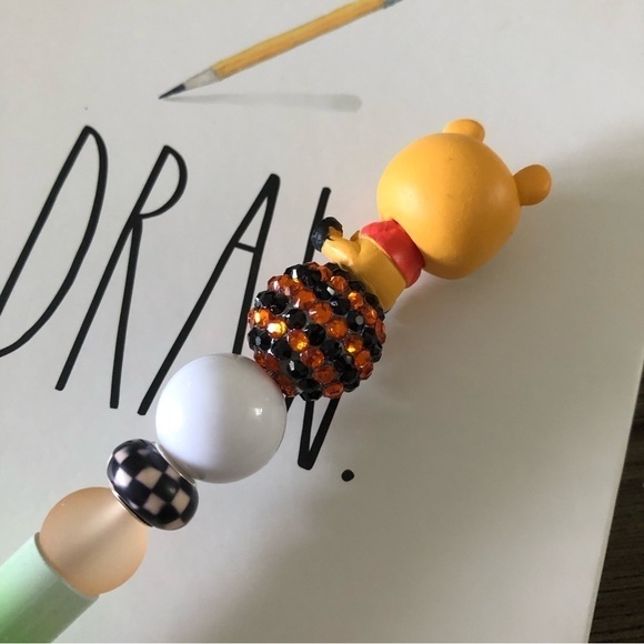 Disney Doorables: Winnie the Pooh: Pooh with soccer ball handmade beaded pen - Picture 3 of 3